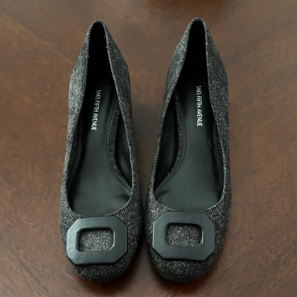 Saks Fifth Avenue Women's Gray Heels with Black Accent